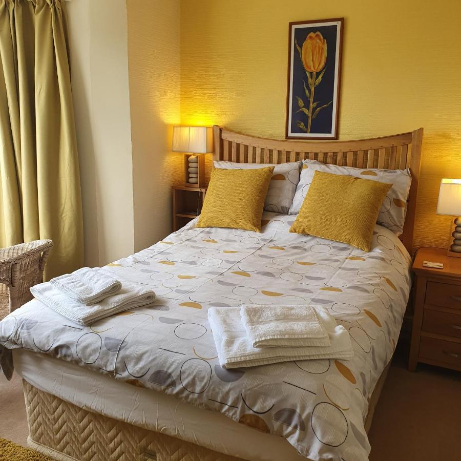 Pendyffryn Manor Bed & Breakfast Little Haven Bagian luar foto