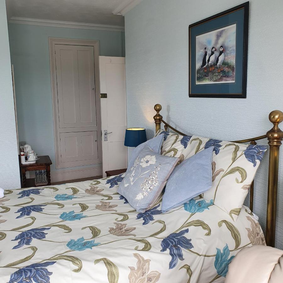 Pendyffryn Manor Bed & Breakfast Little Haven Bagian luar foto
