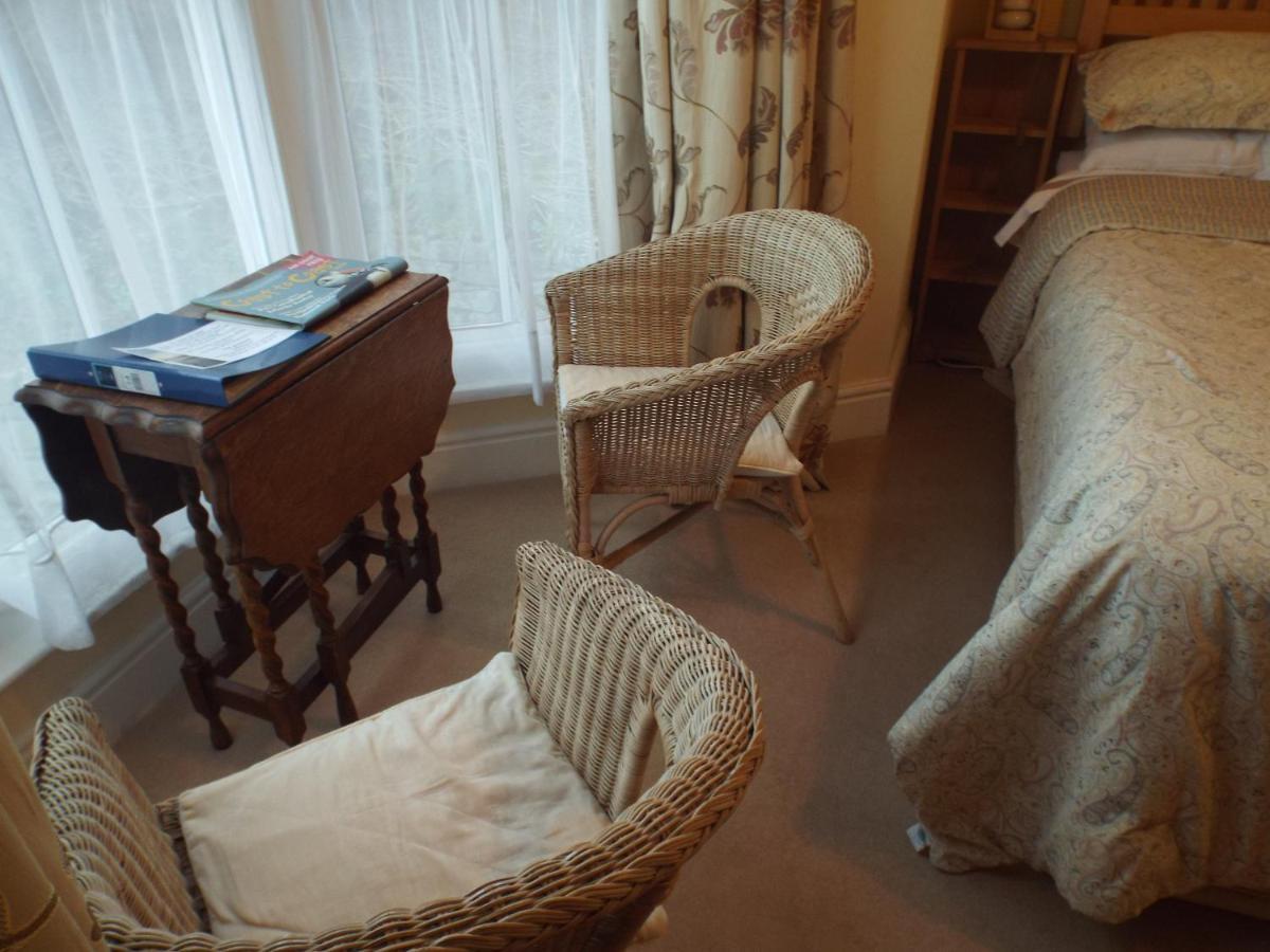 Pendyffryn Manor Bed & Breakfast Little Haven Bagian luar foto